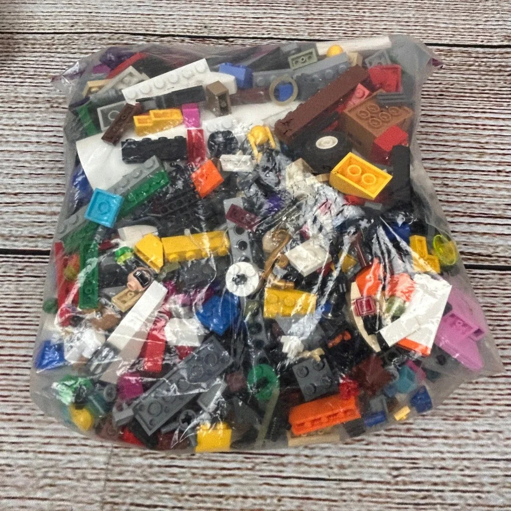 LEGO Bulk Mixed Building Bricks Lot w/ Baseplate Multicolor Assorted 1lb 15oz
